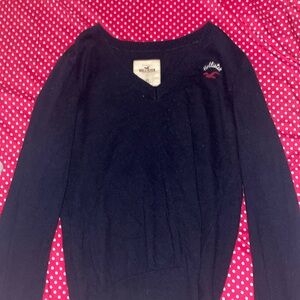 Navy holister sweater very comfortable 60% cotton
